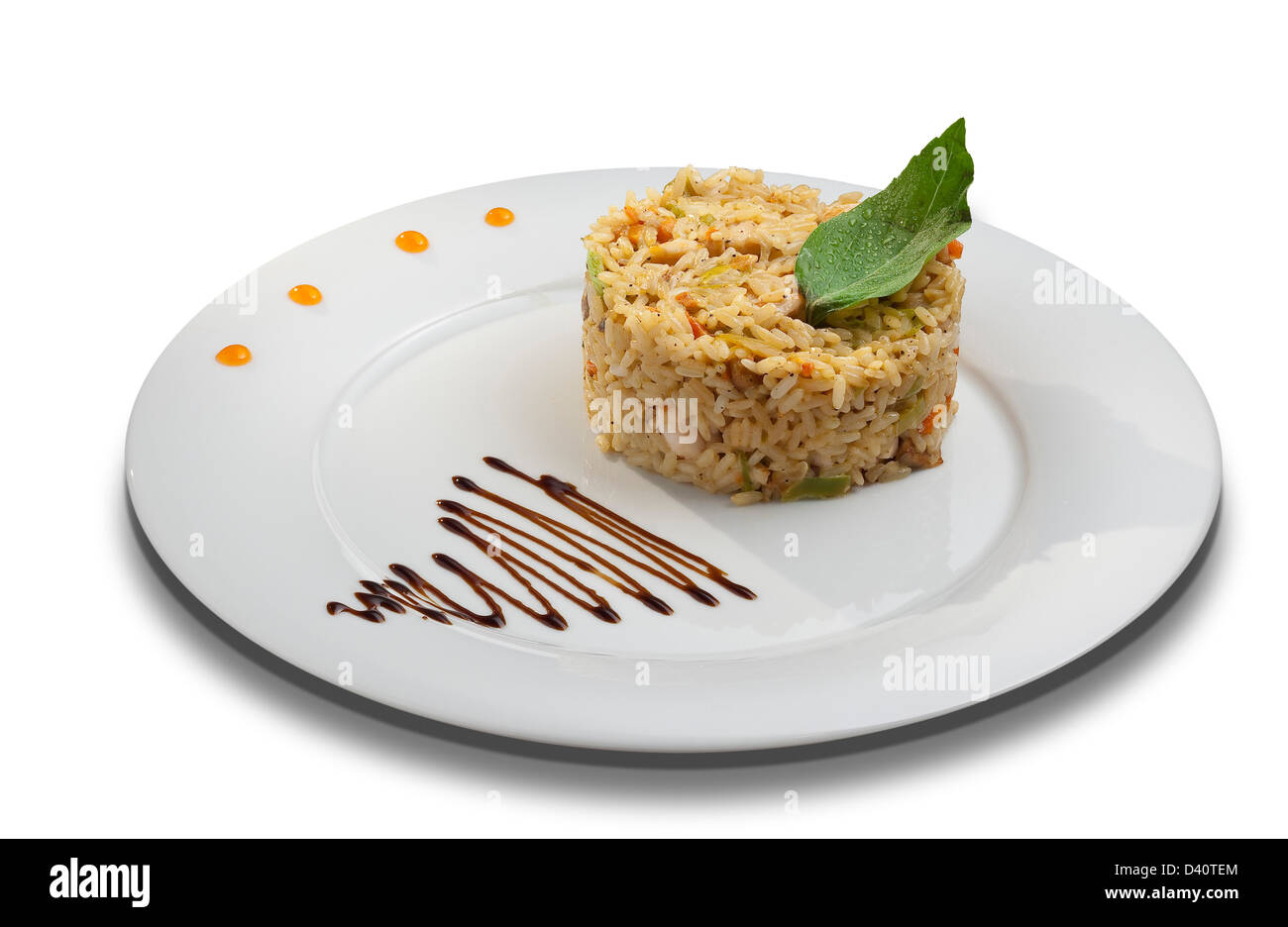 Risotto con verdure su sfondo bianco Foto Stock