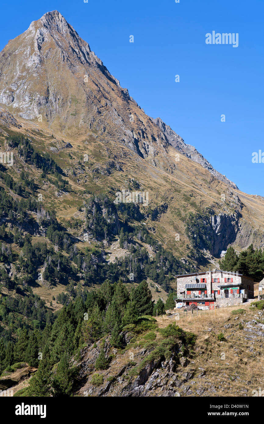 Estós rifugio di montagna. Posets-Maladeta parco naturale. Pirenei. Aragón. Spagna Foto Stock