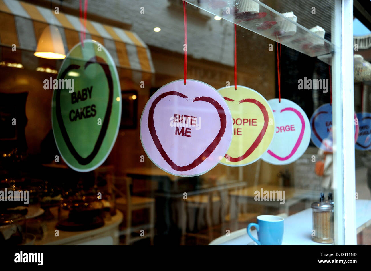 Grande amore Cuori dolci in vetrina nelle corsie BRIGHTON REGNO UNITO Foto Stock