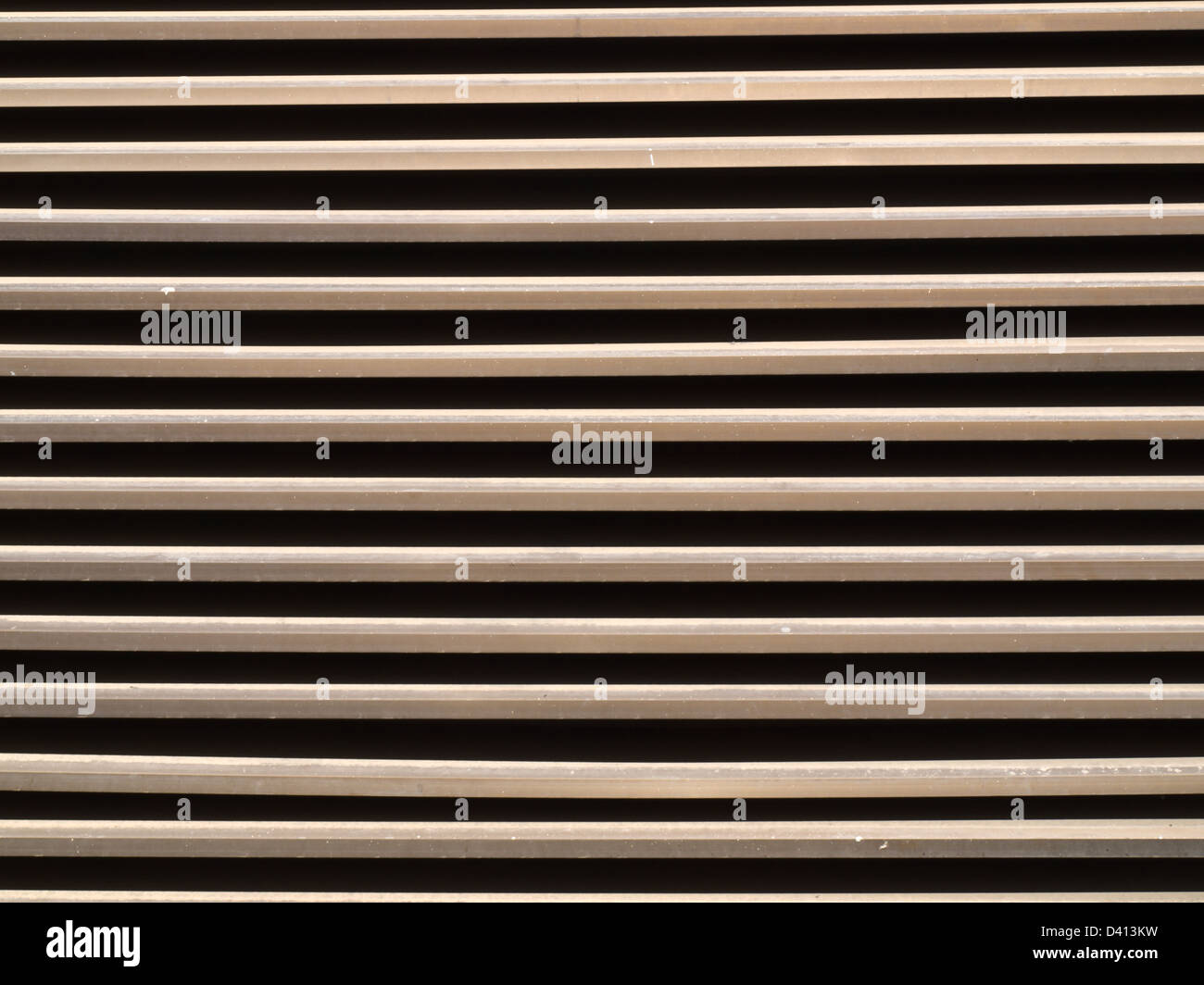 Metallo marrone alette verticali come sfondo Foto Stock
