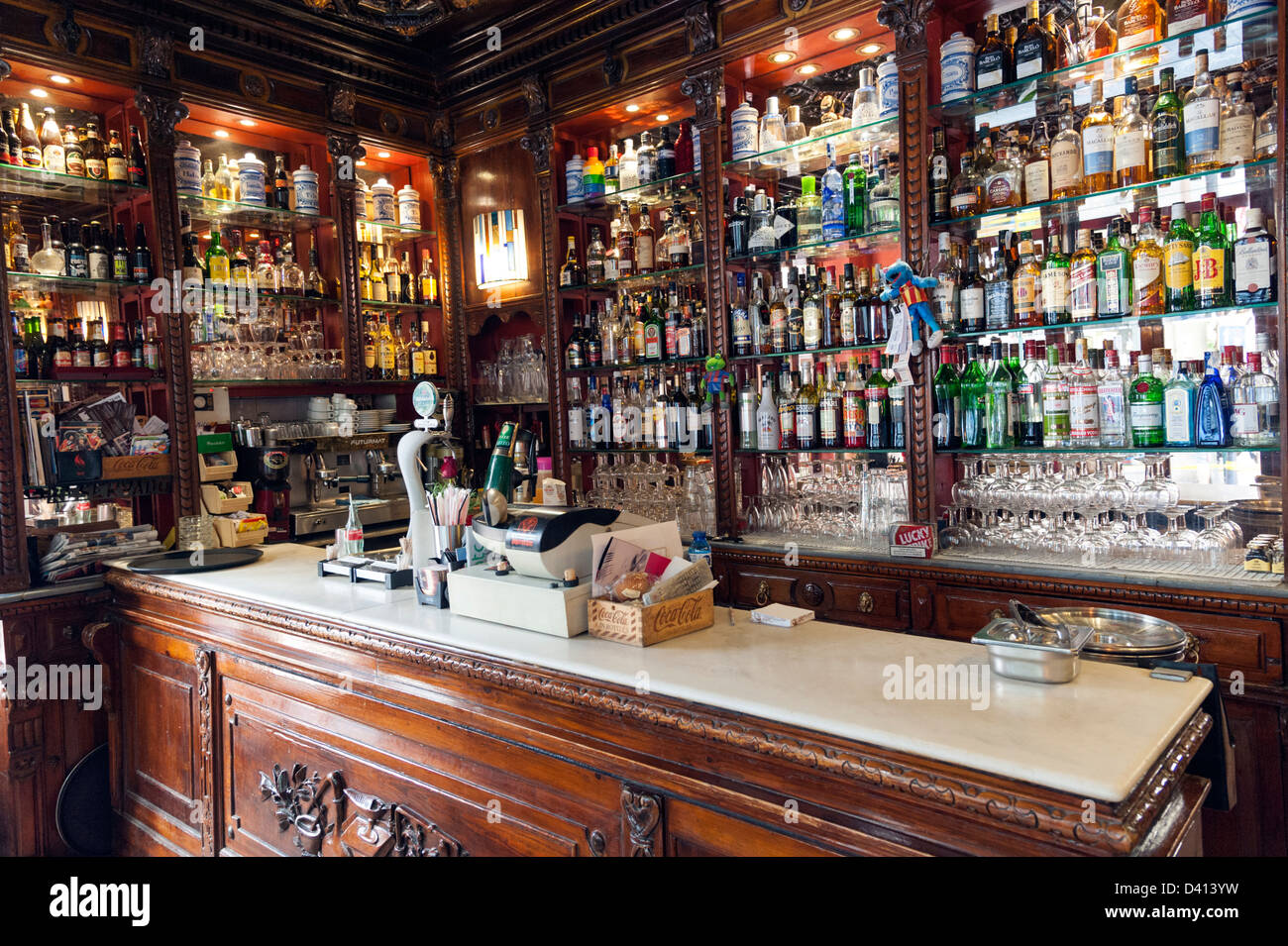 Bar Caffetteria Sant Juame che ha usato per essere una vecchia farmacia, Valencia, Spagna Foto Stock