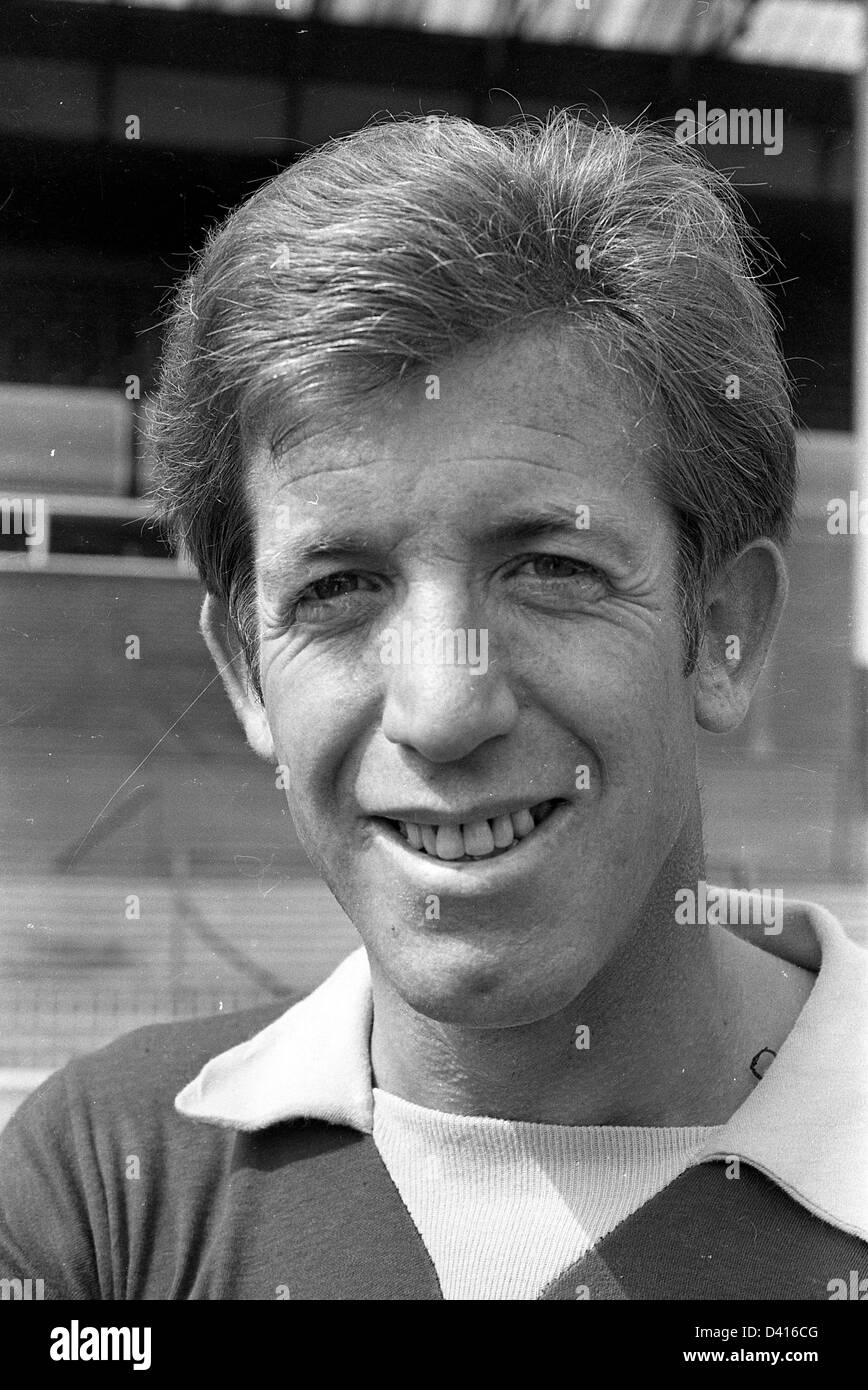 Peter Broadbent Aston Villa FC calciatore 1969 Foto Stock