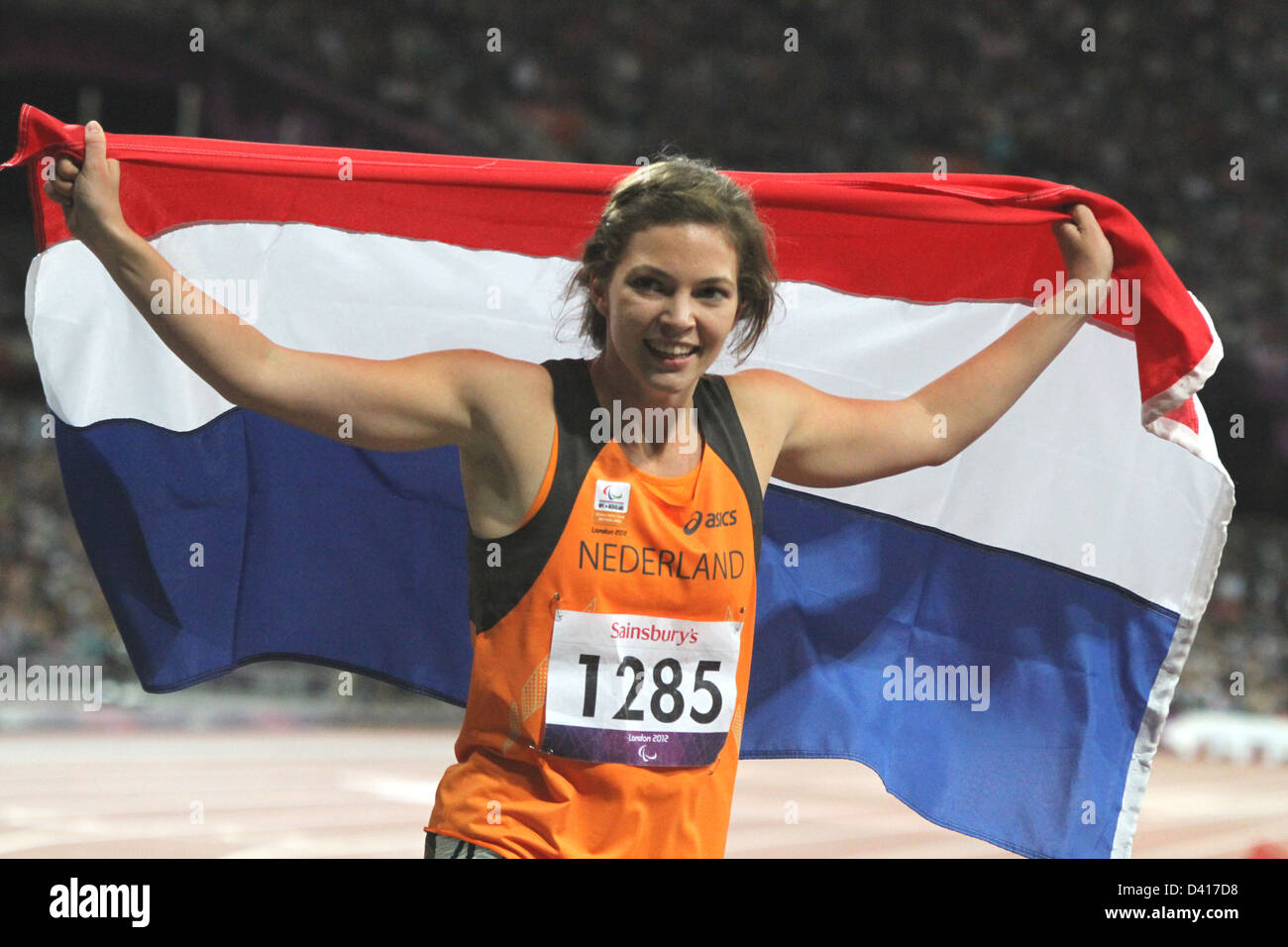 Marlou van Rhijn del Paesi Bassi Olanda celebra vincere l'oro nel femminile 200m - T44 atletica allo stadio Olimpico Foto Stock