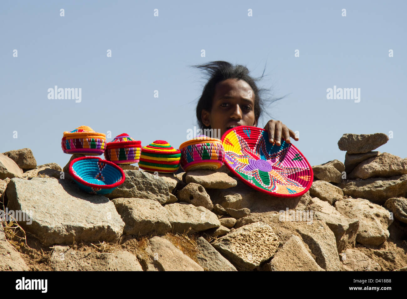 Souvenir locali a Dungur il Palazzo della Regina di Saba ad Axum Etiopia Foto Stock