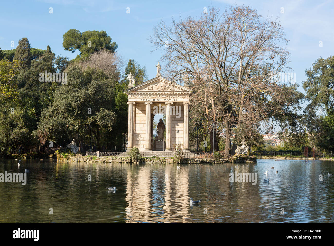 Lago di piacere al Giardino del Lago di Villa Borghese a Roma Italia in inverno Foto Stock