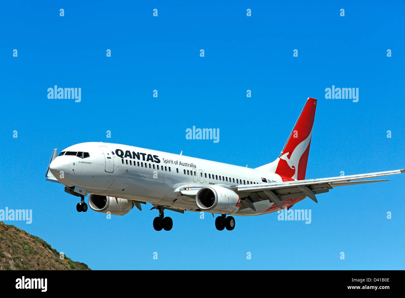 Qantas Boeing 737 atterraggio all'Aeroporto di Wellington Foto Stock