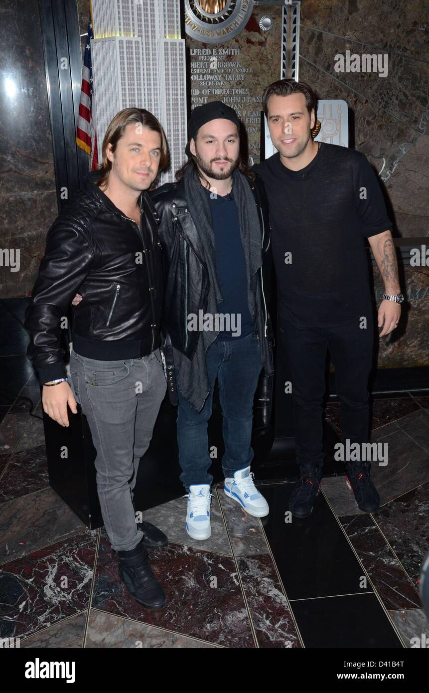 New York, Stati Uniti d'America. Il 28 febbraio 2013. Axwell, Steve Angello, Sebastian Ingrosso ad una apparizione pubblica per la casa svedese Mafia Photocall presso Empire State Building, l'Empire State Building, New York, NY Febbraio 28, 2013. Foto di: Derek Storm/Everett raccolta/Alamy Live News Foto Stock