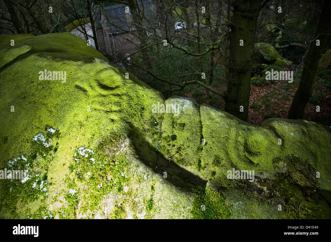 Preistoria le incisioni rupestri a Rowtor rocce, Birchover, Derbyshire, Regno Unito Foto Stock