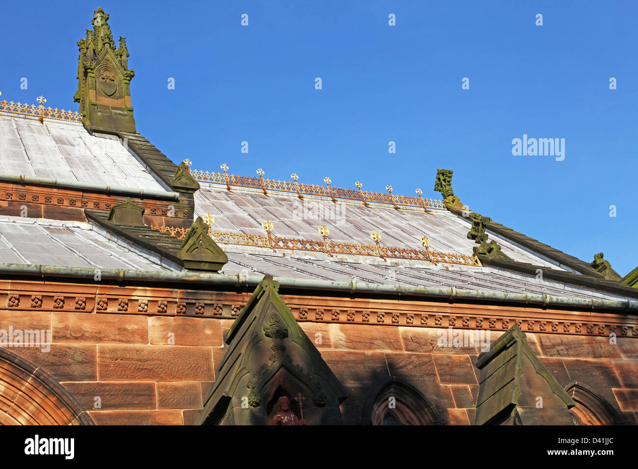 Il piombo del tetto della chiesa parrocchiale di St Giles Cheadle Staffs Staffordshire progettato da A.W.N. Pugin e noto come Pugins gem Foto Stock