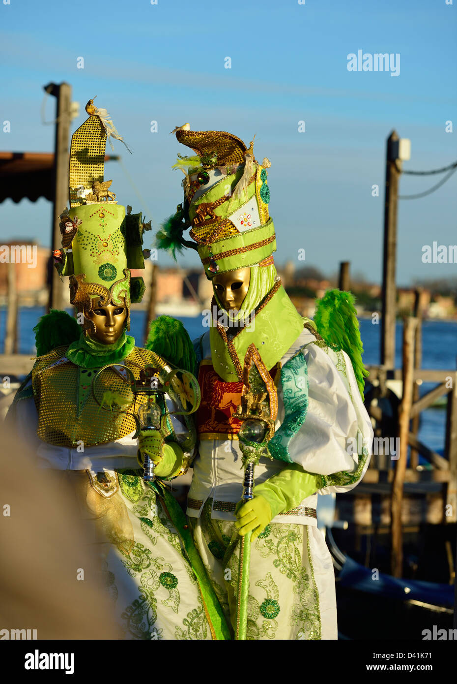 Due veramente strani costumi di carnevale 2013; Venezia; Veneto, Italia  Foto stock - Alamy