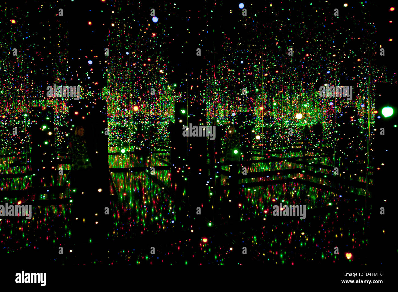 Arte di installazione chiamato Infinity camera da Yayoi Kusama. Foto Stock