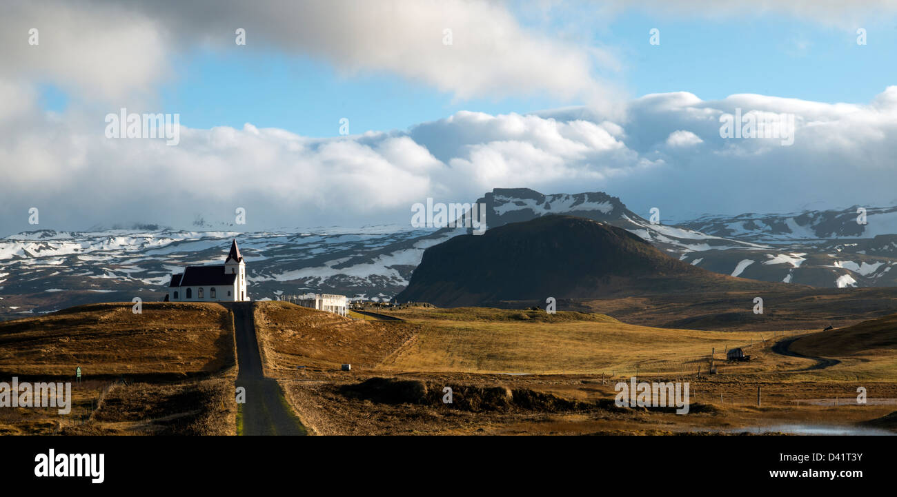 Chiesa islandese, lato meridionale della penisola di Snaefellsnes Foto Stock