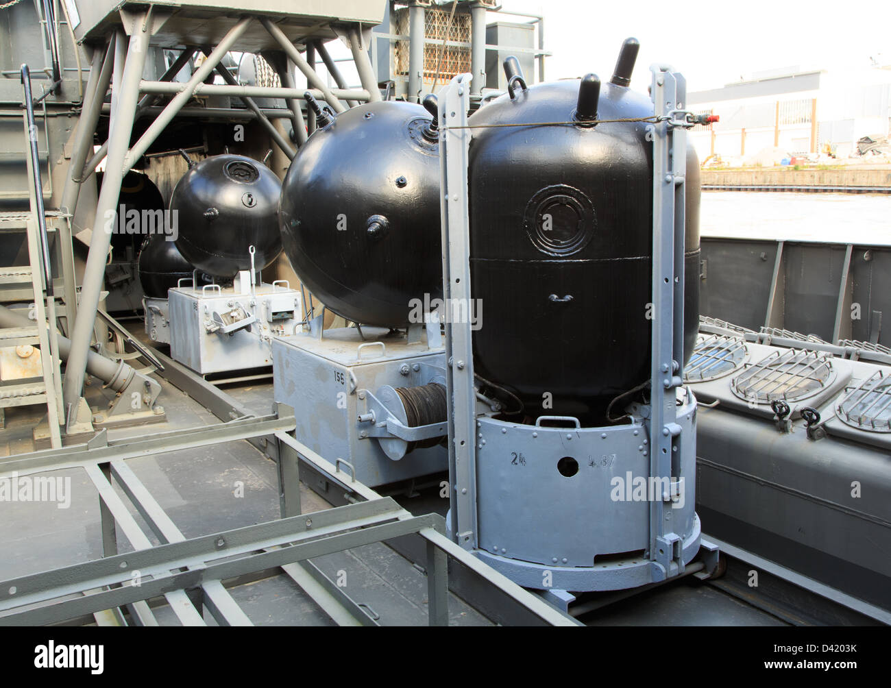 Miniere di mare a bordo del sommergibile posamine Keihässalmi, attualmente una nave museo della marina finlandese di Turku. Foto Stock