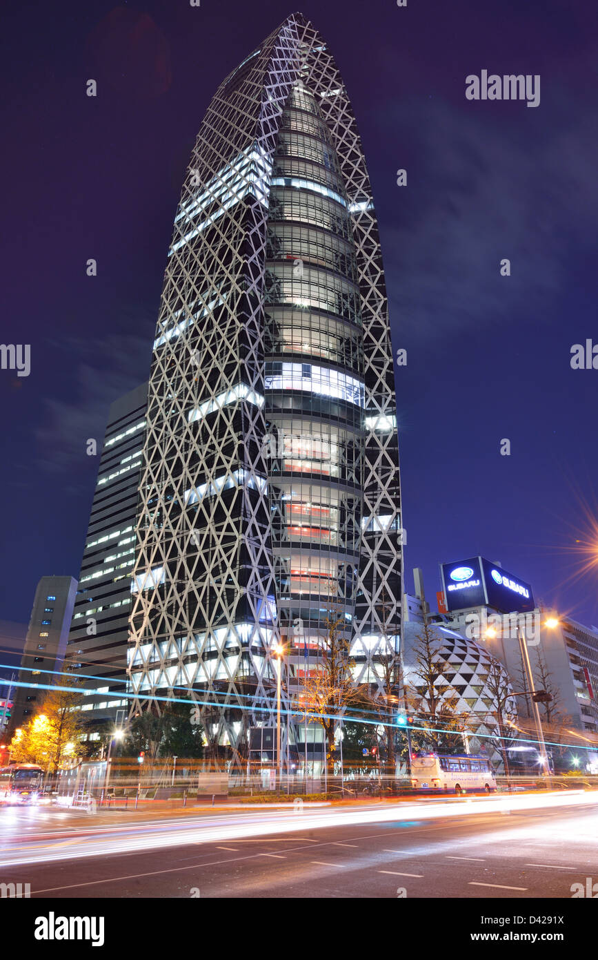 La modalità Torre Gakuen, un grattacielo costituito da istituti di istruzione superiore in Shinjuku di Tokyo, Giappone. Foto Stock
