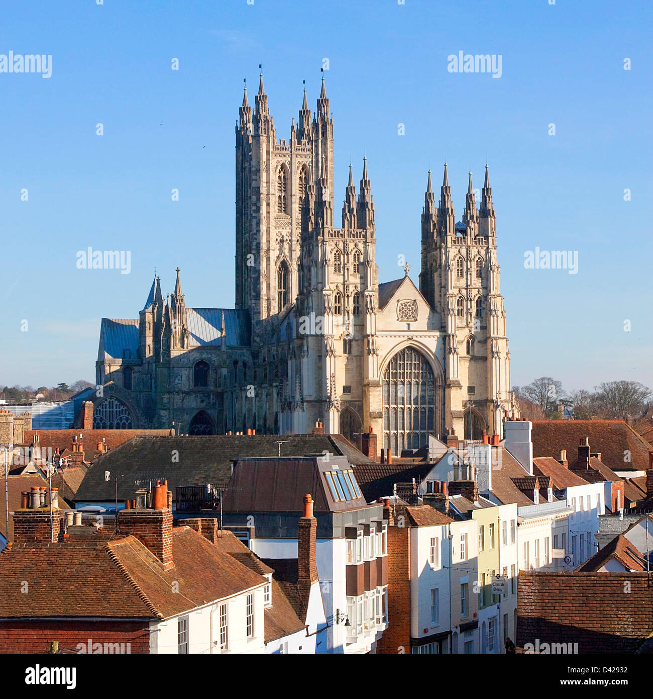 La Cattedrale di Canterbury. Una vista sui tetti. Kent England Regno Unito. Preso dal Marlowe Theatre Foto Stock