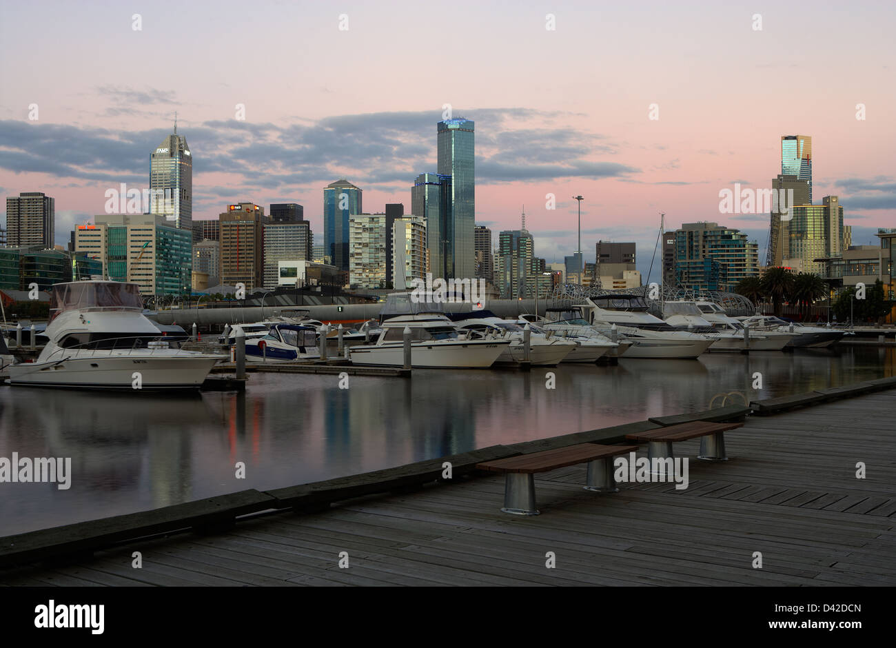 Melbourne, Australia, Yarras bordo con la marina nei Docklands Foto Stock