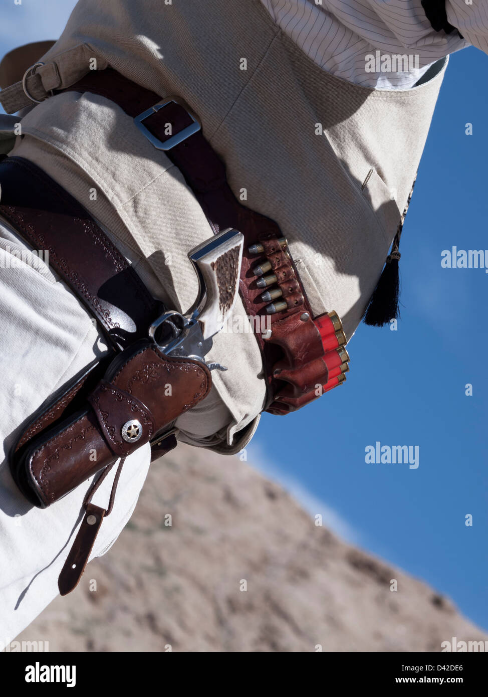 Cowboy Action Shooting Club. le armi utilizzate sono basati su quelli che esistevano nel XIX secolo americano ovest, ossia azione di leva di fucile, unica azione revolver e un fucile. Foto Stock