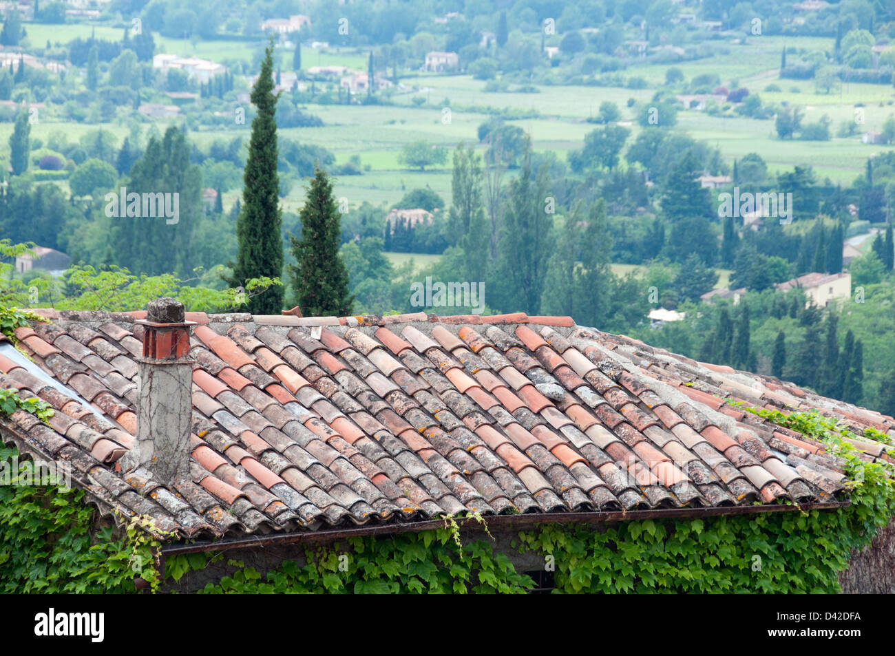 Tegole rosse tetto Fayence Provence Var Francia Foto Stock