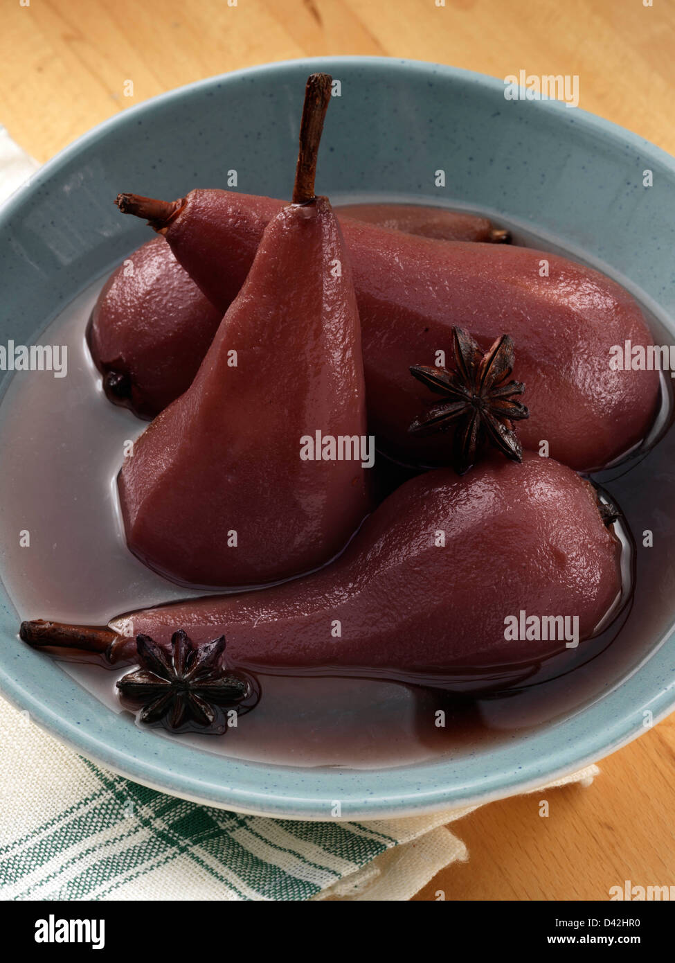 Porta le pere in camicia vegetariani, dessert di frutta Foto Stock