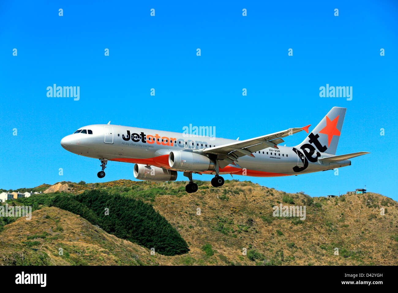 Jetstar Boeing 737 atterraggio all'Aeroporto di Wellington Foto Stock