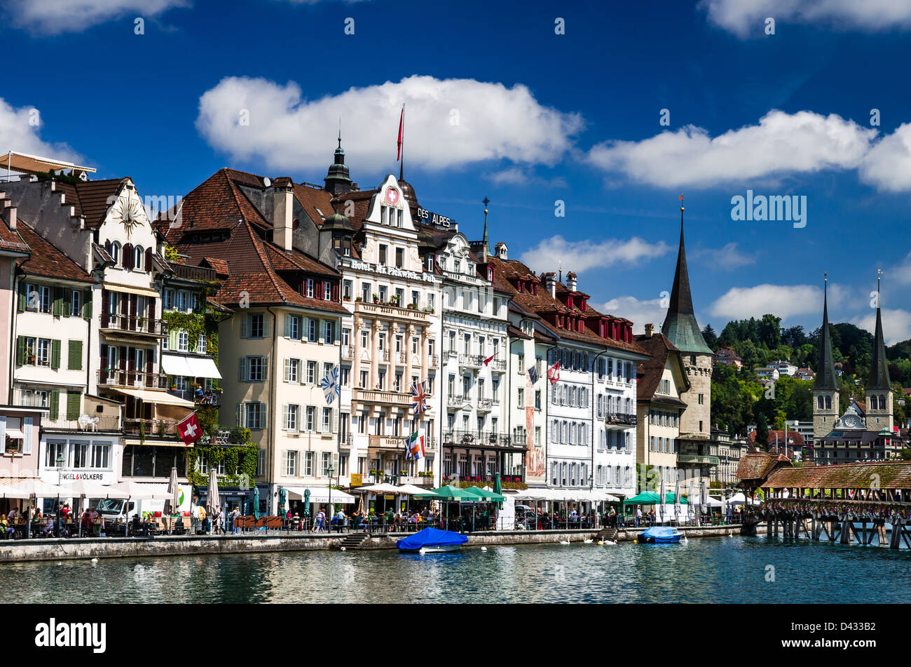 Svizzera centrale più grande città, Lucerna (lucerna in francese) si trova sulla sponda occidentale del lo stesso nome del lago. Foto Stock