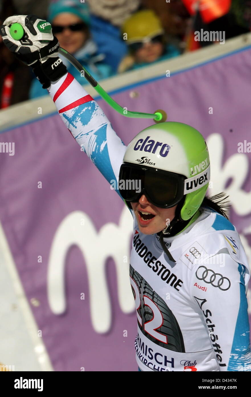 Anna austriaca Fenninger celebra la sua vittoria in Super-G la concorrenza della Coppa del Mondo di Sci Alpino a Garmisch-Partenkirchen, Germania, 03 marzo 2013. Foto: STEPHAN JANSEN Foto Stock