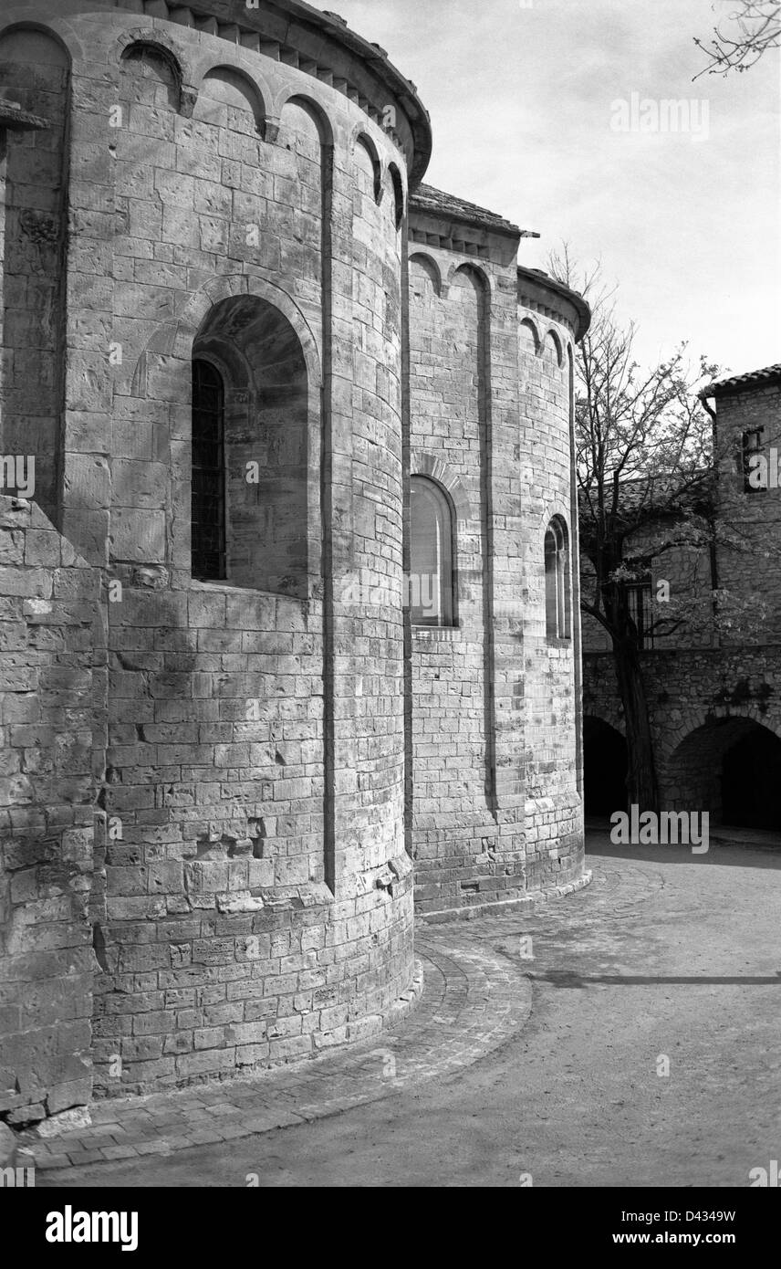 Saint-Martin-de-Londres, vista esterna della chiesa parrocchiale Foto Stock