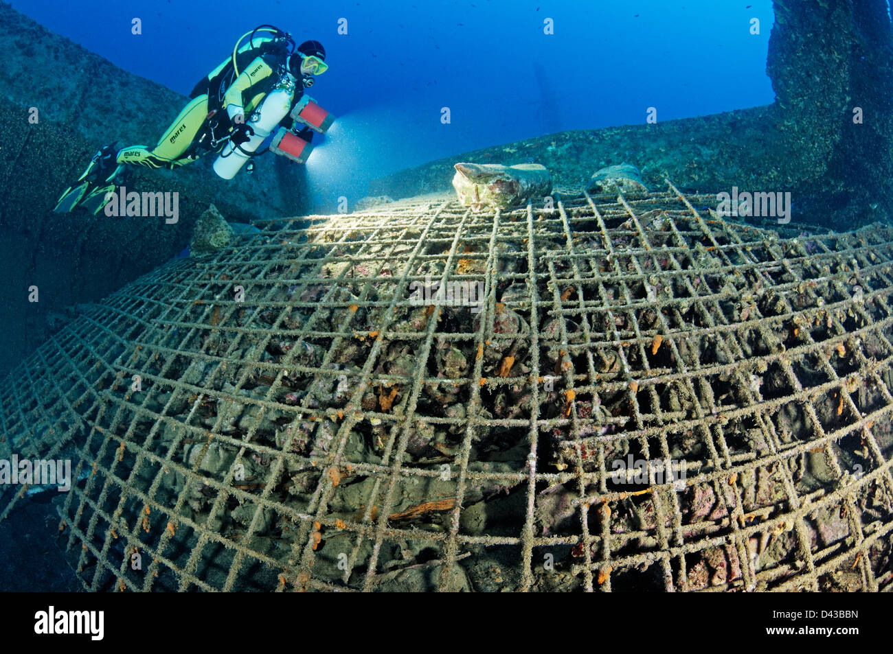 Naufragio Francesca da Rimini, deposito di munizioni con granate, isola di Kaprije, Sibenik, Vodice, Croazia, Mare Mediterraneo Foto Stock