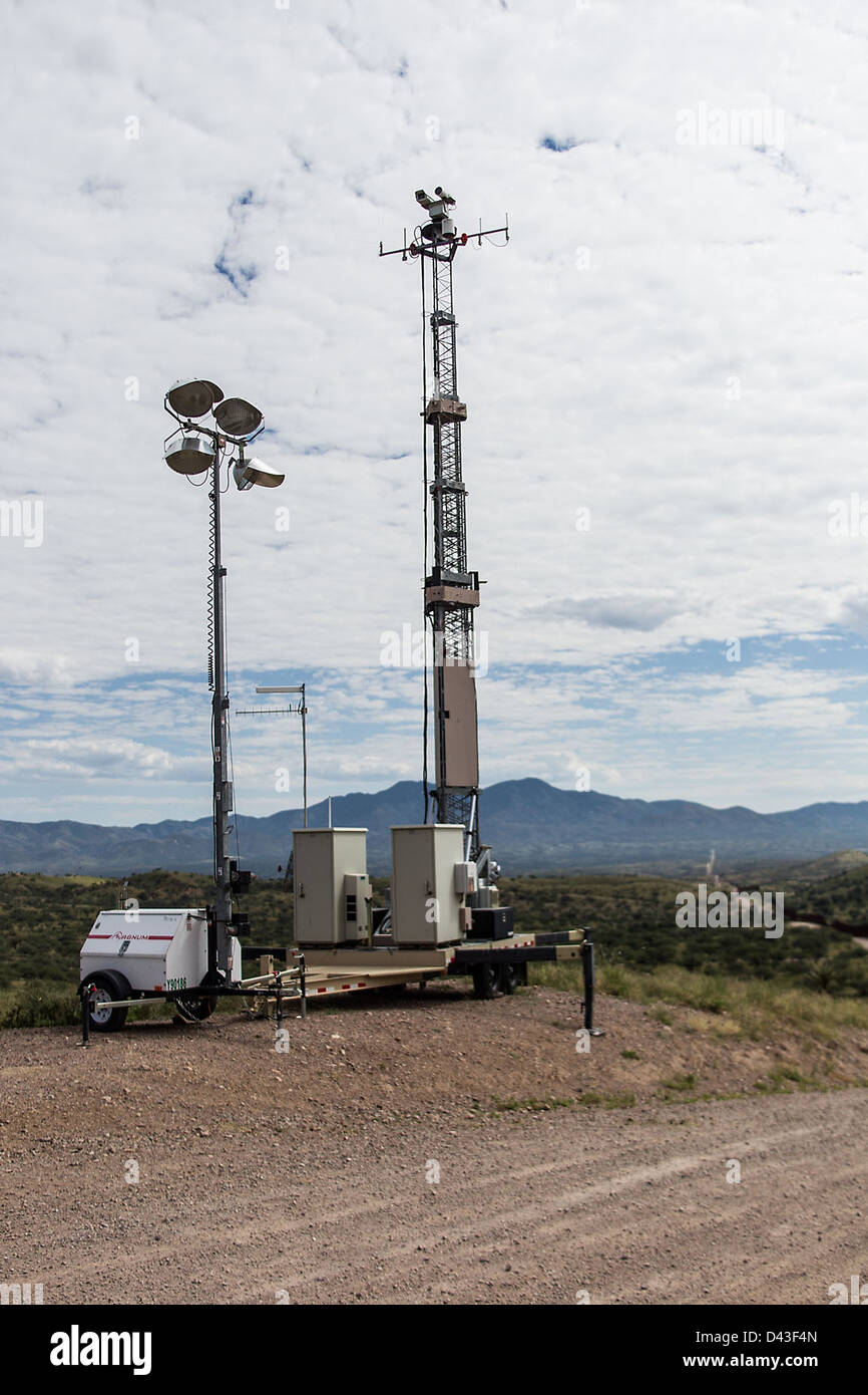 Torre mobile 3 (recinzione di confine in background) (Nogales) Foto Stock