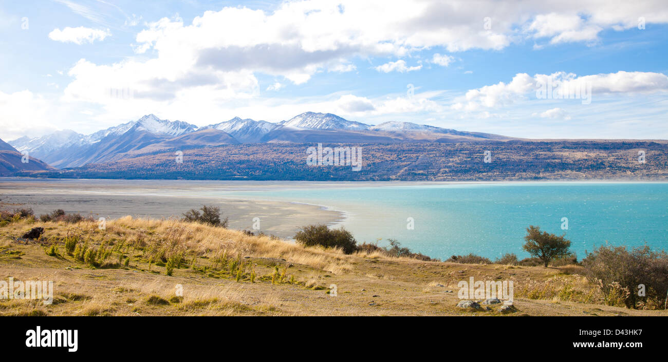 Panorama bellissimo scenario Tasman turchese del lago in autunno Mt Cook parco nazionale delle Alpi meridionali valli di montagna della Nuova Zelanda Foto Stock