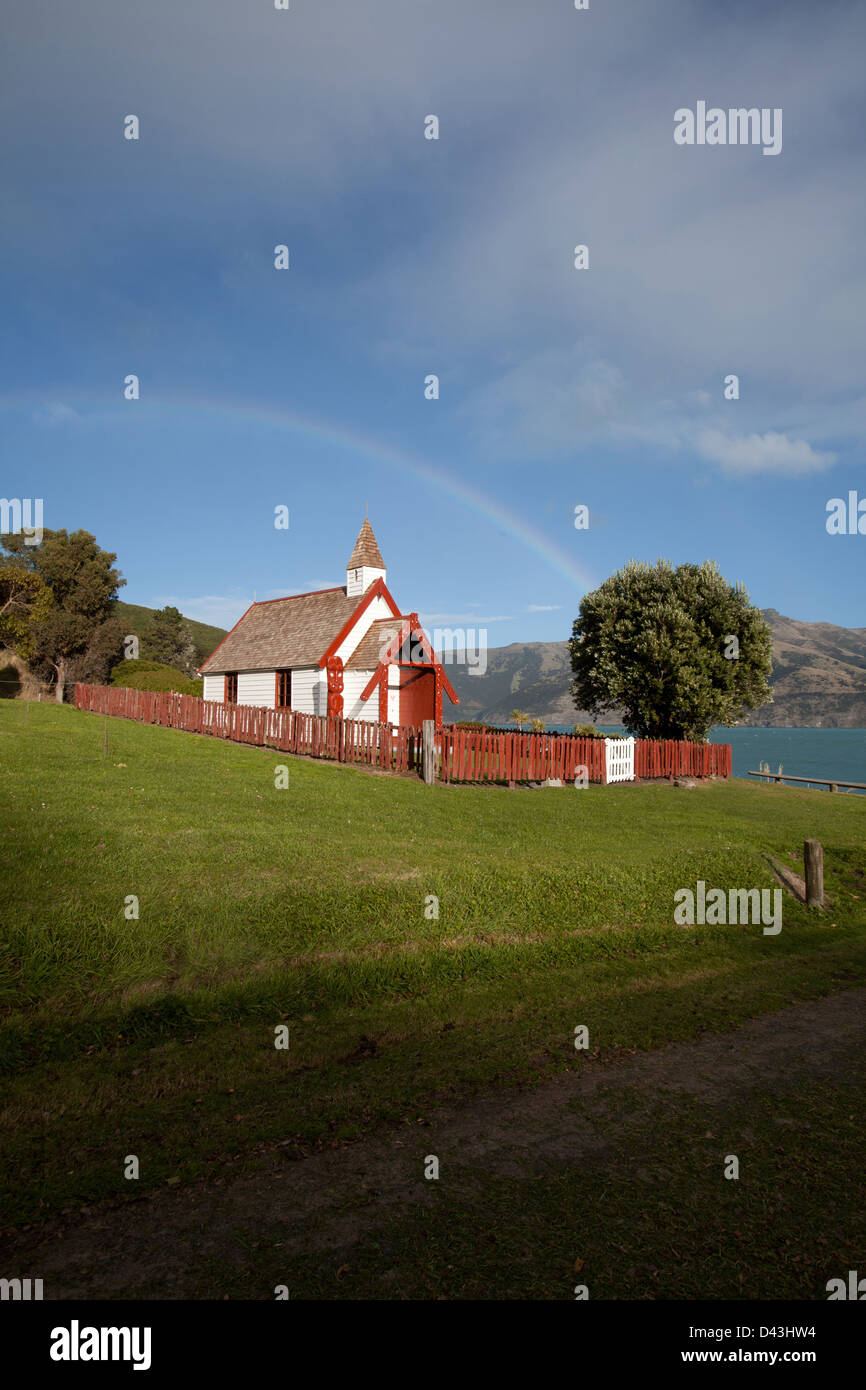 Bella chiesa Maori in una giornata di sole in Akaroa Isola del Sud della Nuova Zelanda Foto Stock