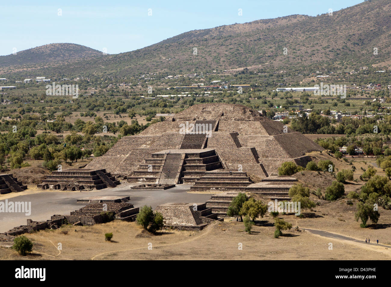 Per i turisti che visitano le Piramidi di Teotihuacan in Messico. Queste sono parte del sito archeologico nel bacino del Messico. Foto Stock