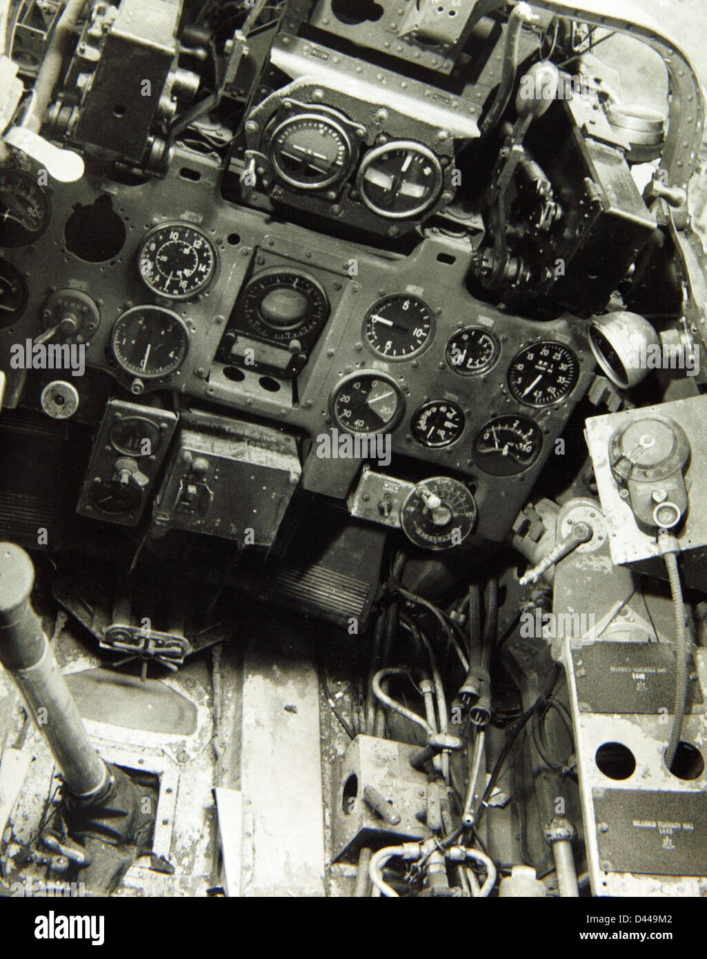 Il Mitsubishi A6M Zero era un aereo da caccia basato sulle portaerei giapponese, ampiamente considerato come uno dei caccia più agili ed efficaci utilizzati nella seconda guerra mondiale. Era noto per la sua lunga gittata e l'impressionante manovrabilità. Foto Stock Il Mitsubishi A6M Zero era un aereo da caccia basato sulle portaerei giapponese, ampiamente considerato come uno dei caccia più agili ed efficaci utilizzati nella seconda guerra mondiale. Era noto per la sua lunga gittata e l'impressionante manovrabilità. Foto Stock
