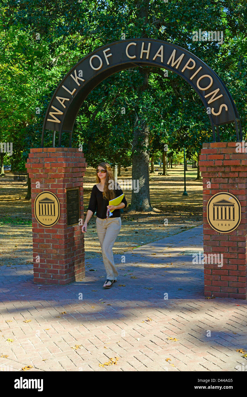 A piedi di Champions Ole Miss Università Campus Oxford Mississippi MS Foto Stock