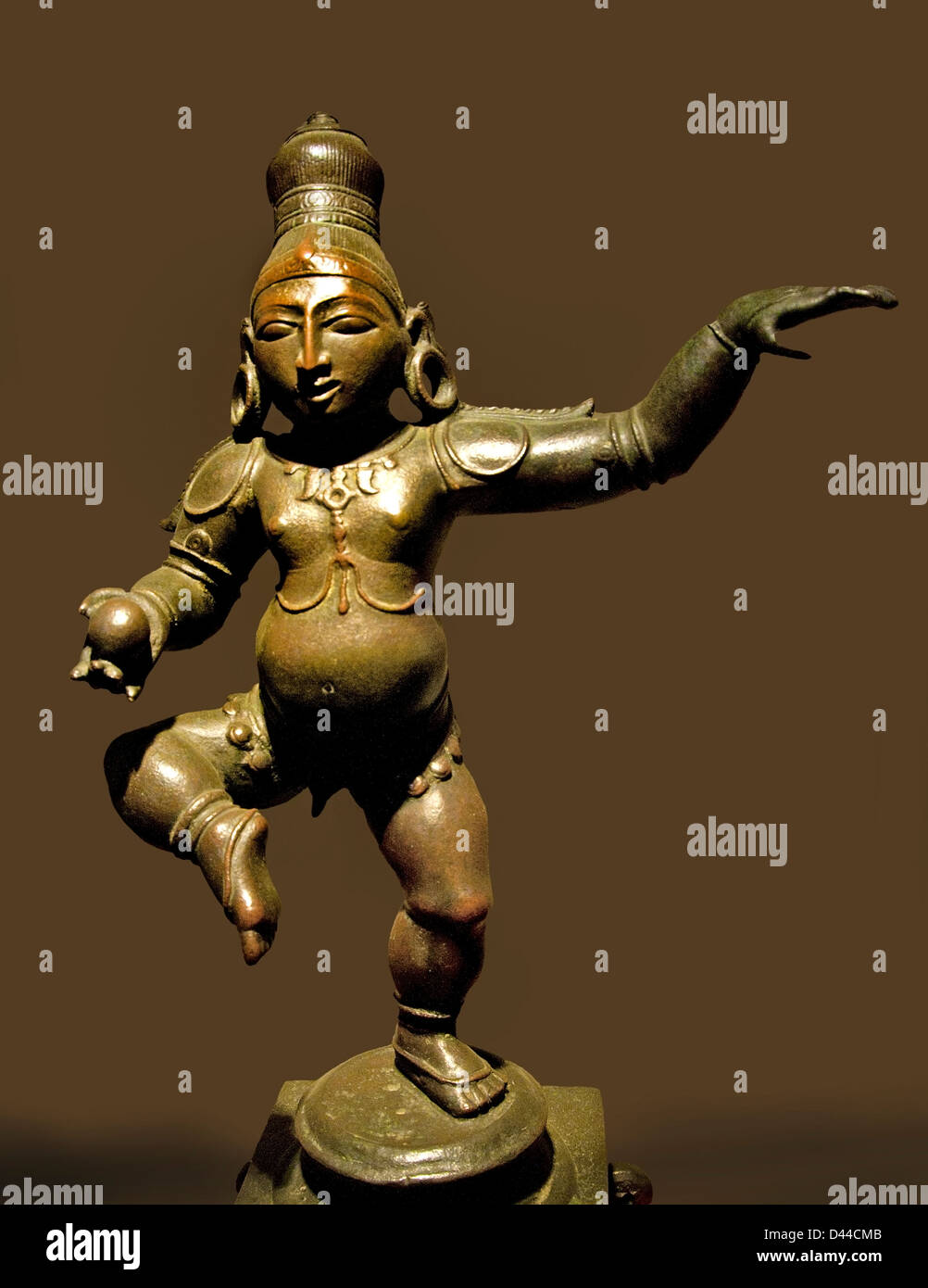 Statua in bronzo di Balakrishna nell'impero Vijayanagara risalente al XV secolo che danzava con una palla di burro, proveniente da Bellary, Karnataka, India. Foto Stock