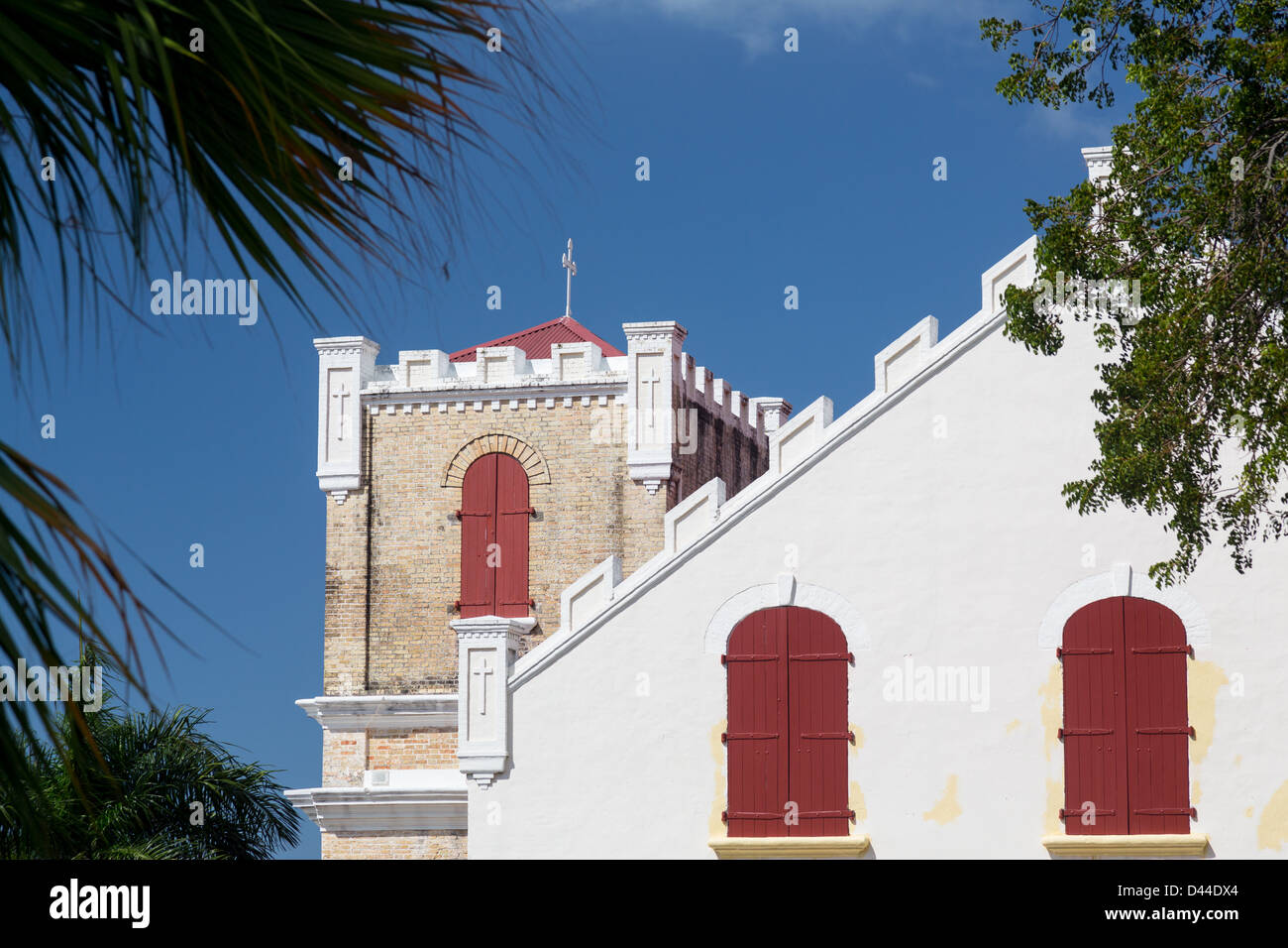 Vista laterale di Federico chiesa luterana nella vecchia città di Charlotte Amalie St Thomas USVI Foto Stock