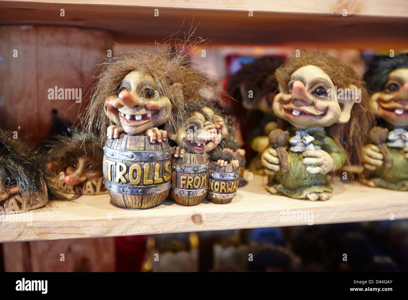Troll norvegese souvenir per la vendita in un dono shopTromso troms Norvegia europa Foto Stock