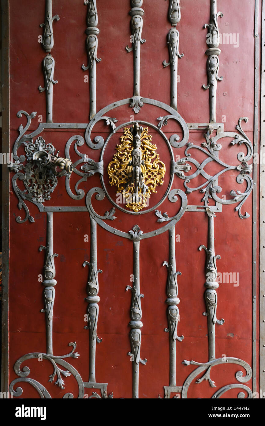 Porta della chiesa di San Nicola a Praga, Repubblica Ceca Foto Stock