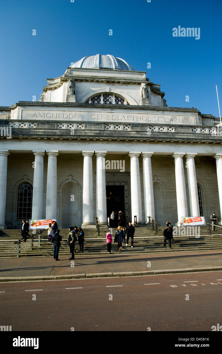 Il Museo nazionale del Galles e Gorsedd Gardens, Cathays Park, Cardiff, Galles del Sud. Foto Stock