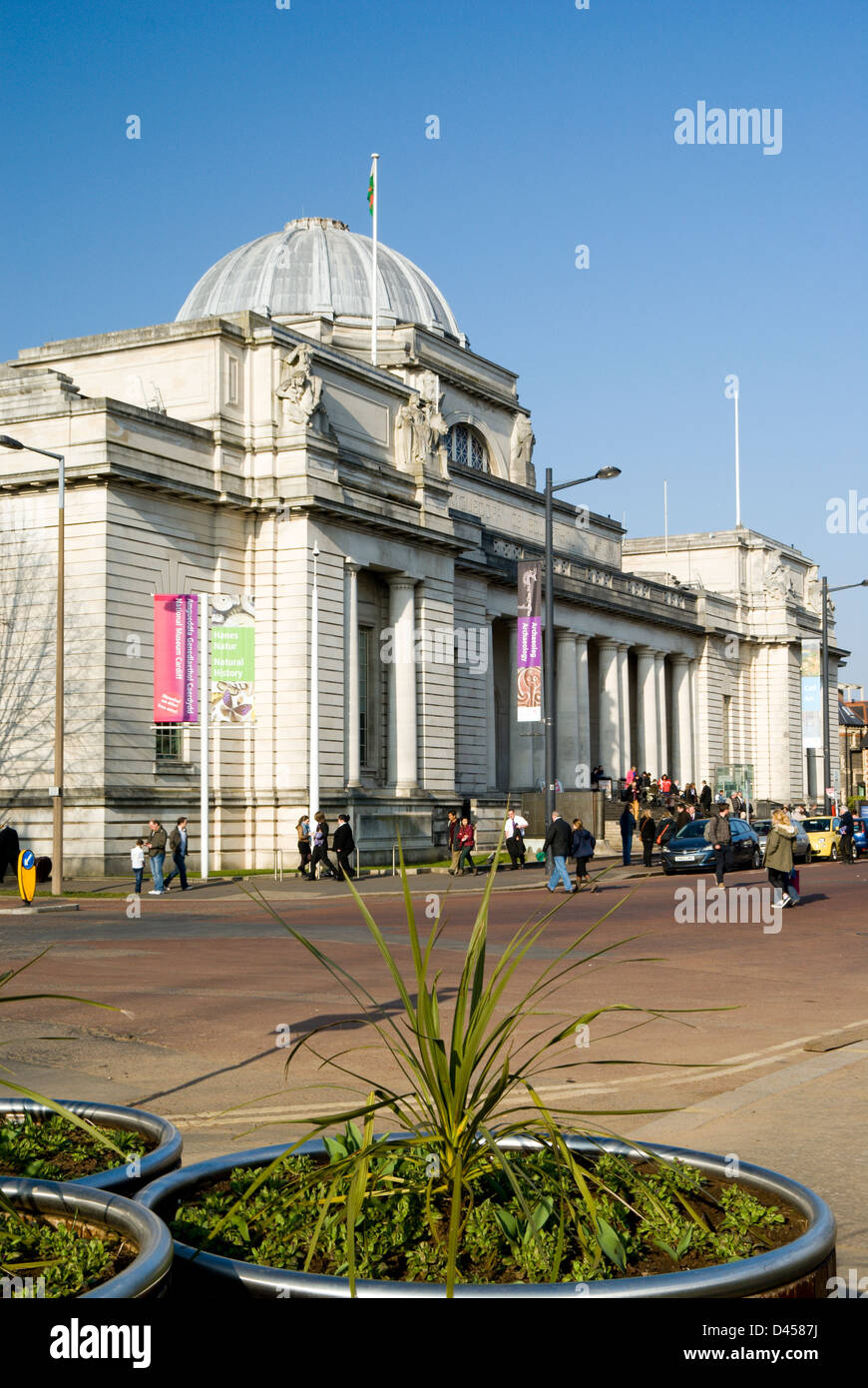 Il museo nazionale del Galles e giardini gorsedd cathays park Cardiff Galles del Sud Foto Stock