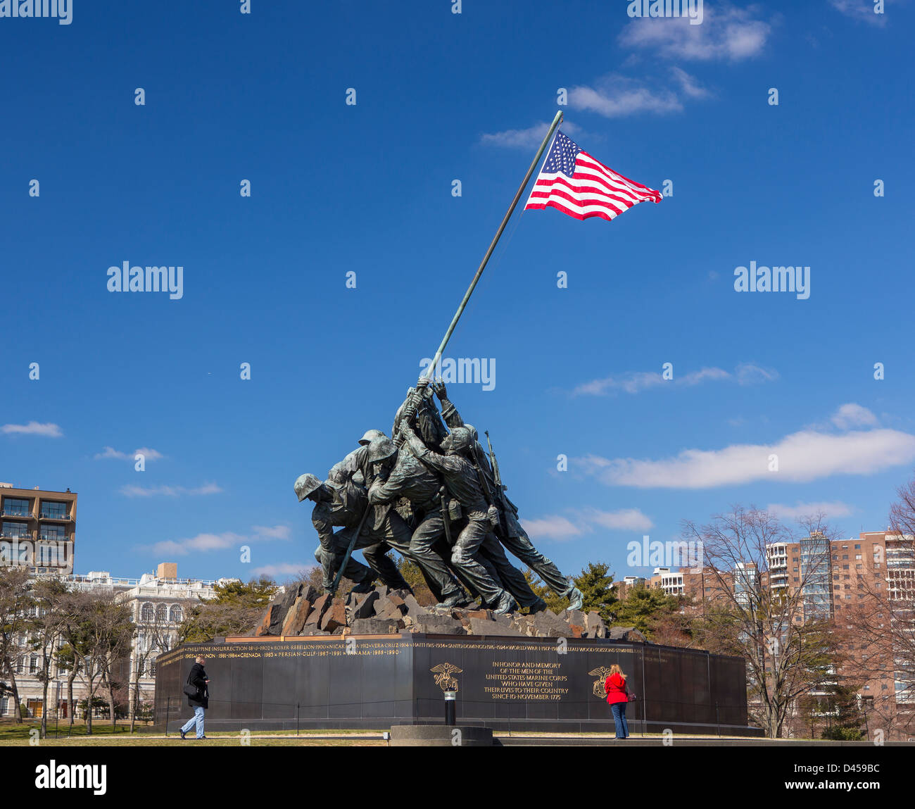ARLINGTON, VIRGINIA, STATI UNITI D'AMERICA - Iwo Jima U.S. Marine Corps War Memorial in Rosslyn, un sacrario militare statua. Foto Stock