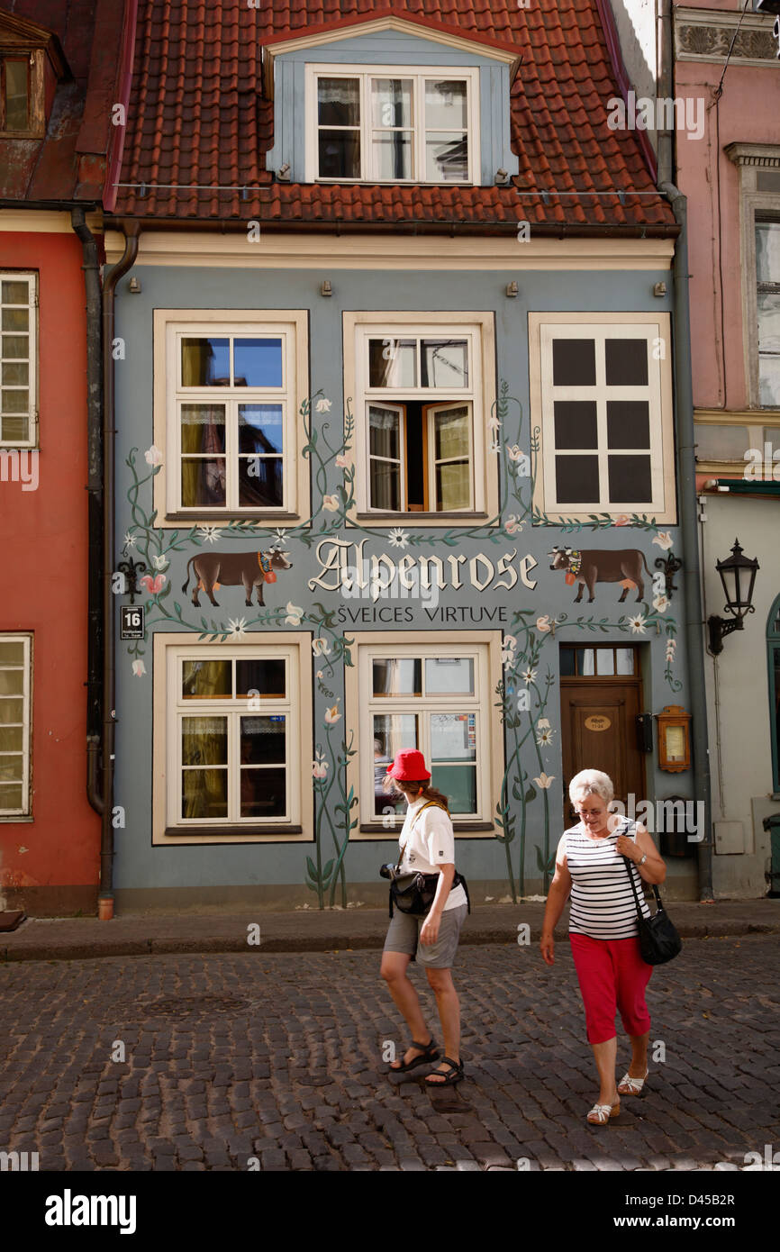 Ristorante ALPENROSE vicino a cupola, città vecchia, Riga, Lettonia Foto Stock
