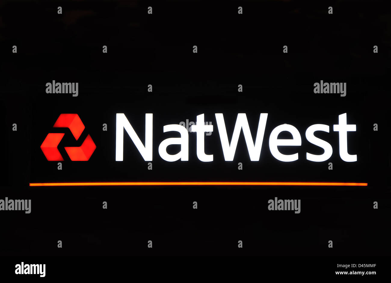 Illuminata Natwest Bank segno, Granby Street, Leicester, England, Regno Unito Foto Stock