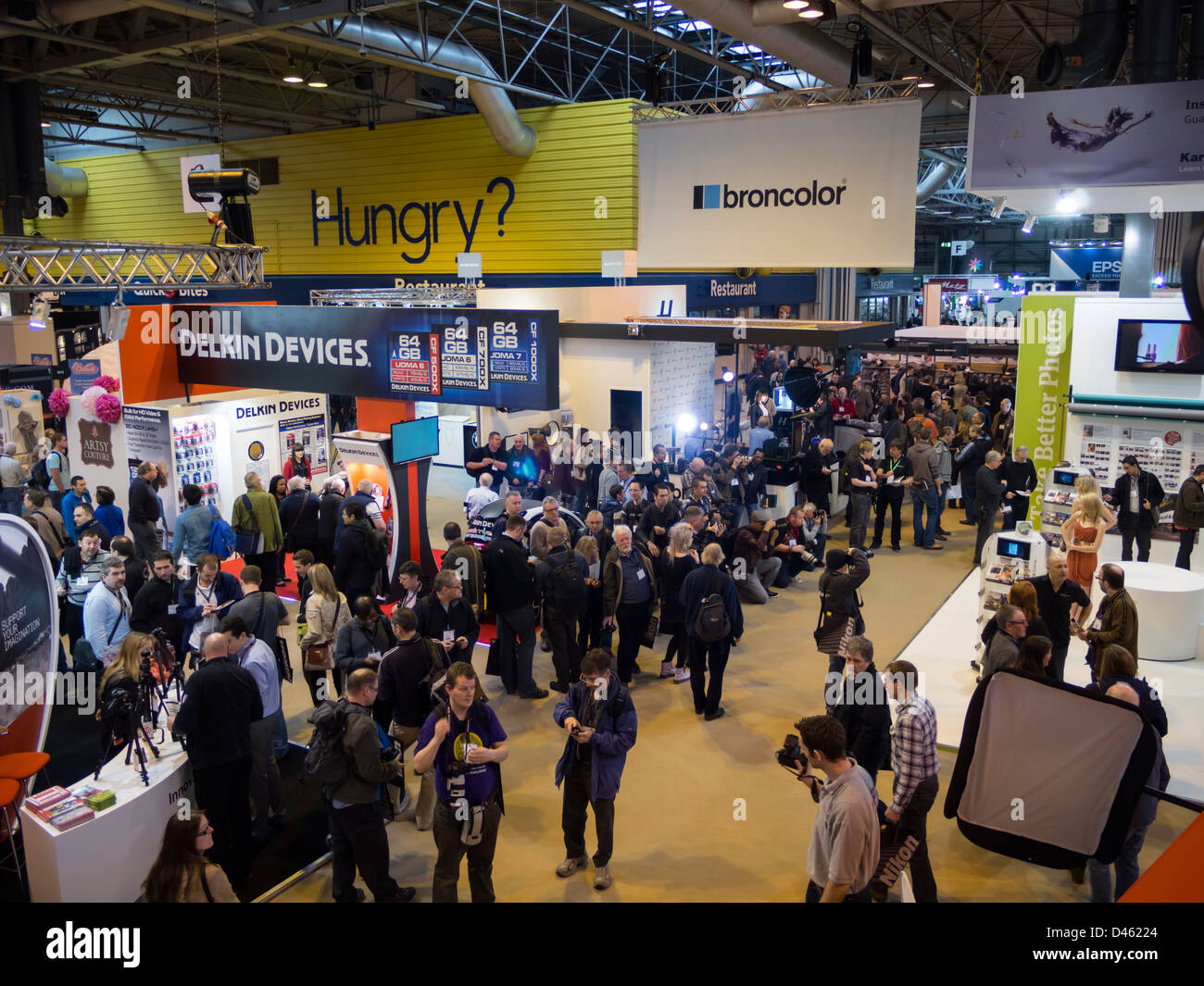 Fotocamera trade show Focus sulla formazione di immagini tenutasi a NEC Birmingham exhibition hall attira migliaia di persone in Inghilterra 2013 Foto Stock