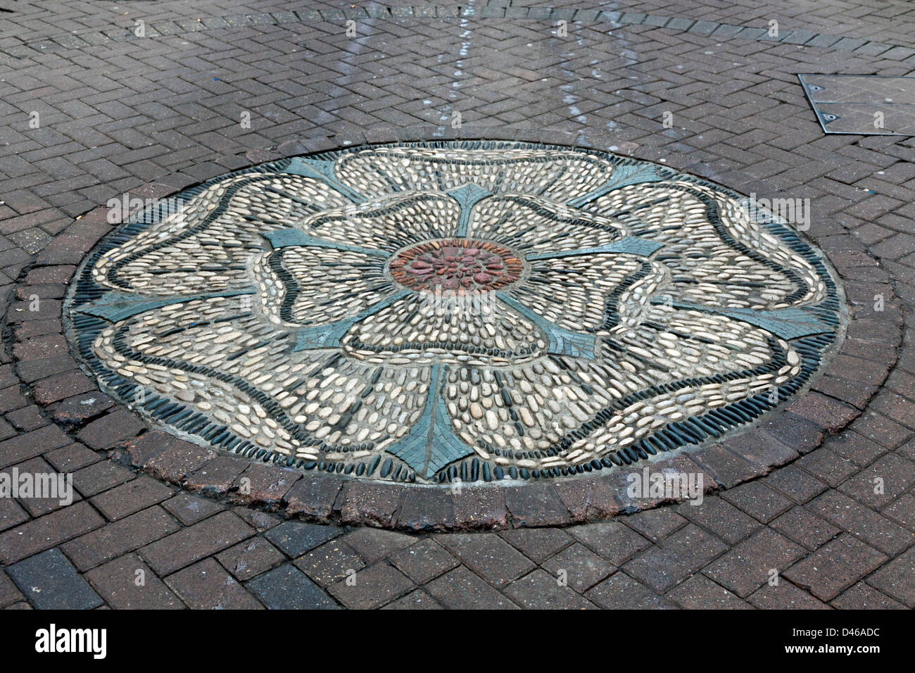 Emblema di mosaico in Ediburgh's Rose Street Foto Stock