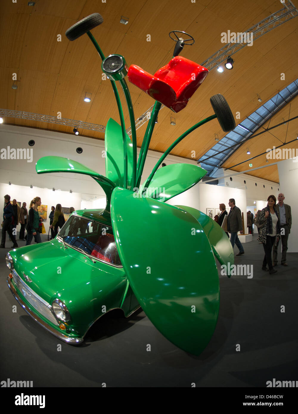 Karlsruhe, Germania. Il 6 marzo 2013. Un'opera d'arte da Stefan Rohrer è sul display al vernissage della decima arte fiera "d'arte" di Karlsruhe in Karlsruhe. Per la decima edizione della fiera di arte, che è intitolato 'con la passione per le Arti', più di 220 gallerie provenienti da 13 nazioni wil presente opere del modernismo classico e tecnica corrente dal 07 fino al 20 marzo 2013. Foto: UWE ANSPACH/dpa/Alamy Live News Foto Stock