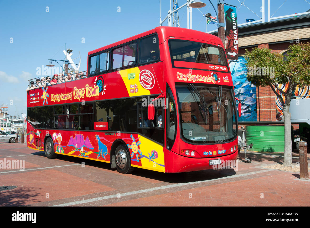 Cape Town open deck tour bus al V & A Waterfront e Sud Africa Foto Stock