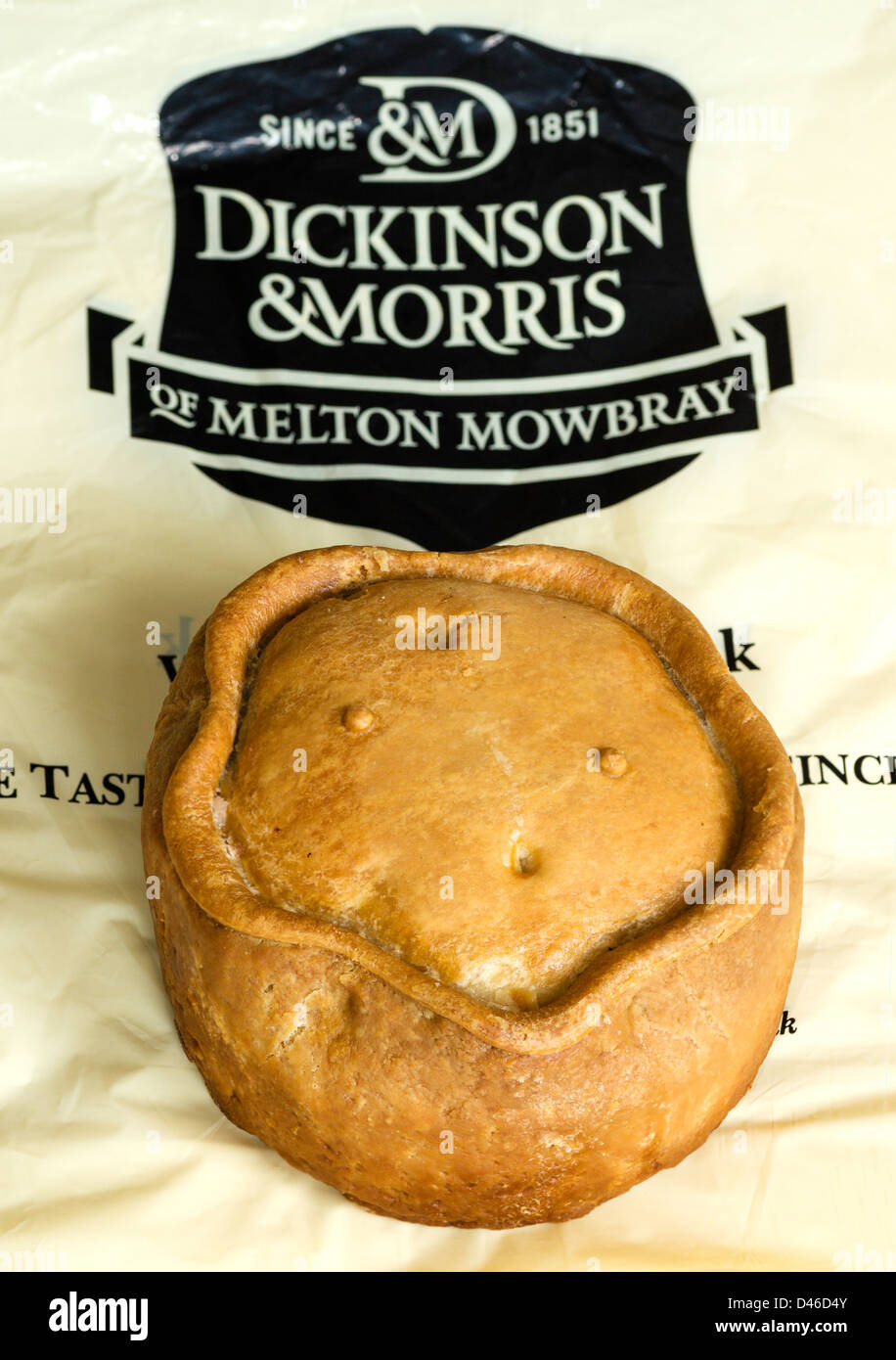 Giant (quasi 1 kg) genuine Melton Mowbray pasticcio di maiale da Ye Olde Pie Shoppe (Dickinson e Morris), Melton Mowbray, Regno Unito Foto Stock