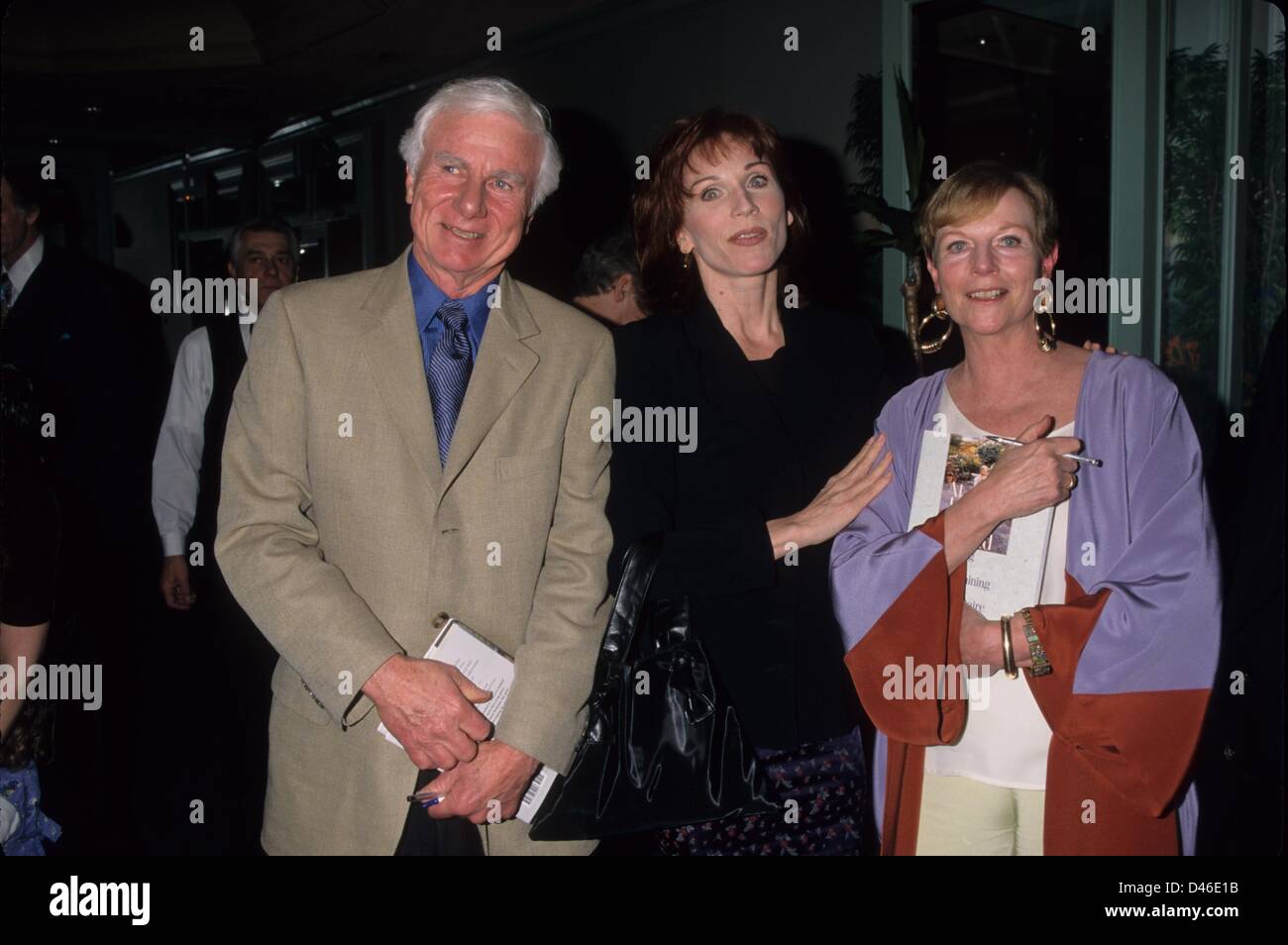 AVA Astaire e Richard McKenzie libro firma 1998.Ava Astaire con Richard McKenzie e Marilu Hennerici.k11881lr.(Immagine di credito: © Lisa Rose/Globe foto/ZUMAPRESS.com) Foto Stock