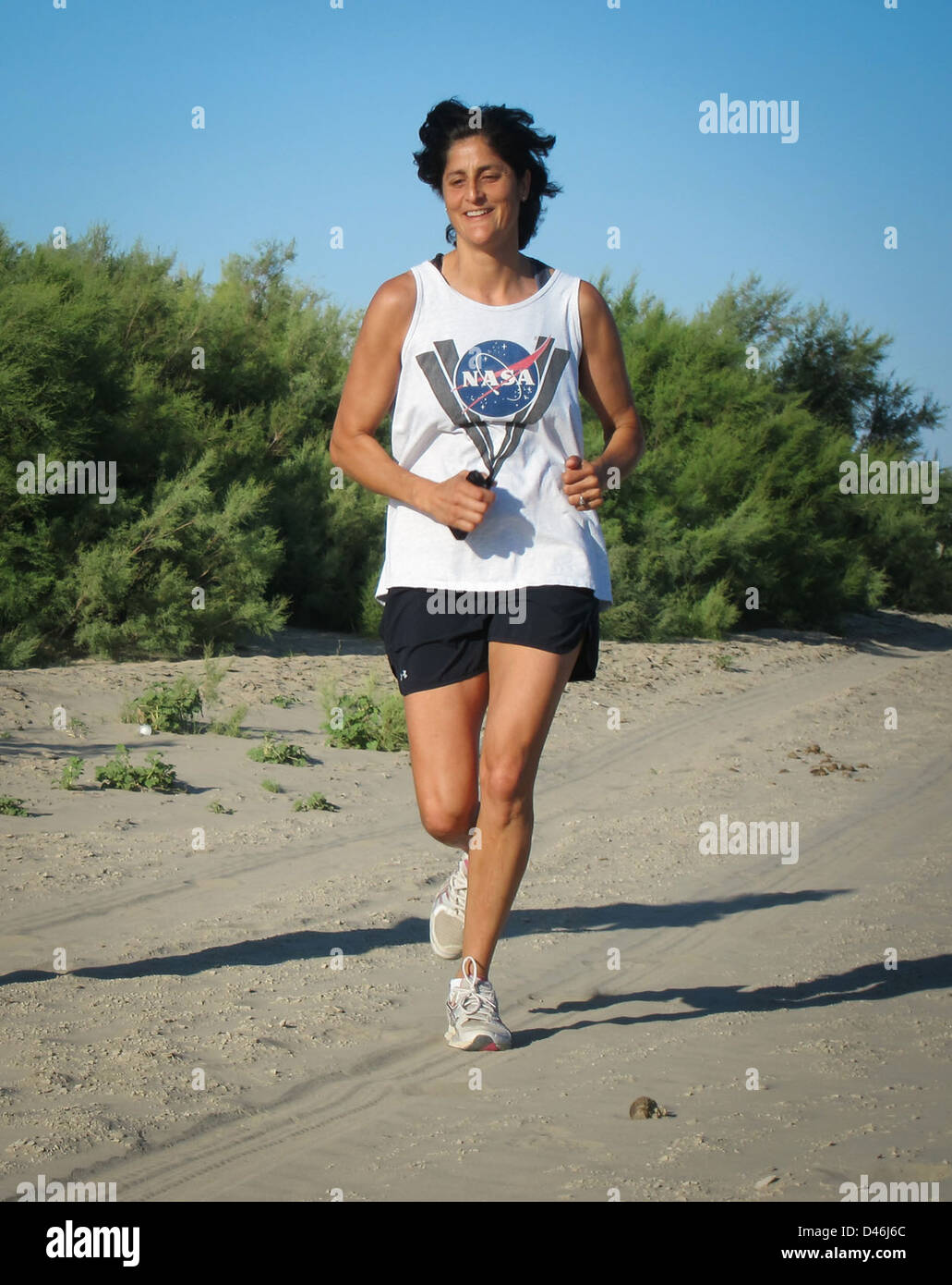 Expedition 32 Sunita WIlliams esercizi 201207130004(HQ) Foto Stock